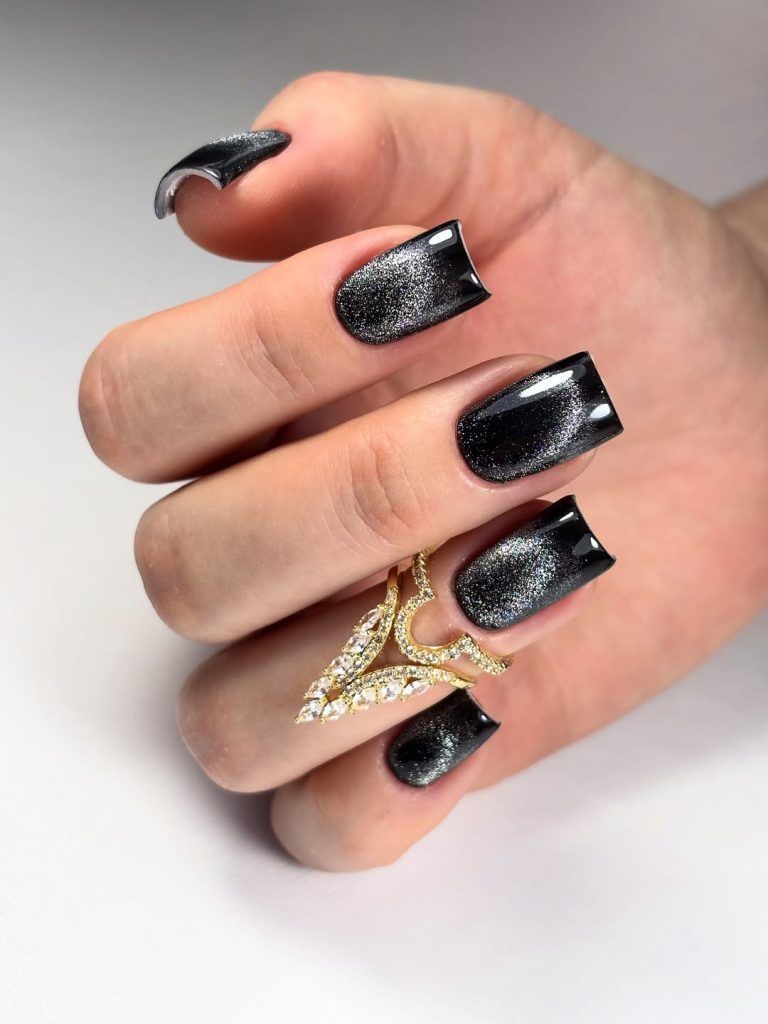 Black cat eye square nails with a statement ring, black magnetic square set