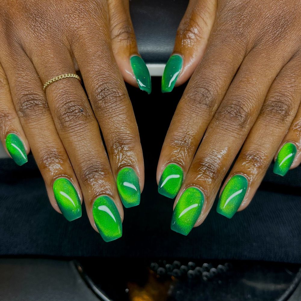 Bright green cat eye square nails on dark skin, vivid green magnetic square set