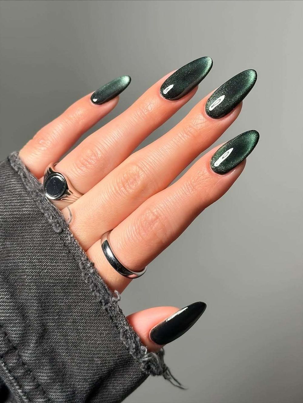 Dark green cat eye almond nails, near black green magnetic almond set