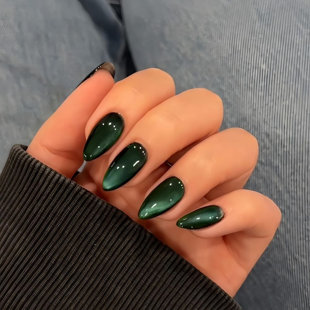 Forest green cat eye almond nails, deep green magnetic almond set