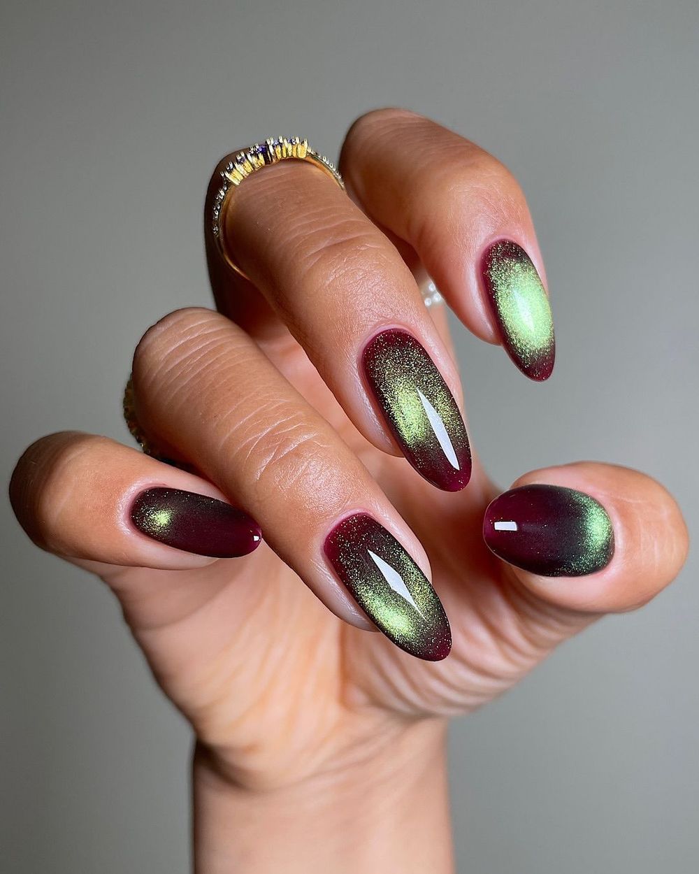 Green gold duochrome cat eye oval nails, color shifting magnetic oval set