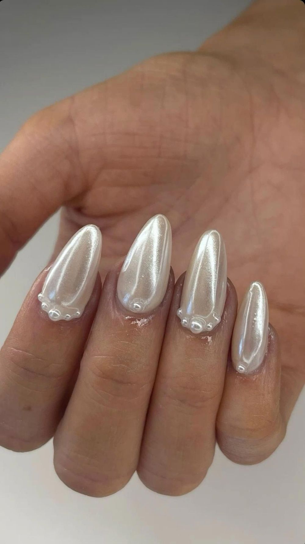 Silver mirror chrome almond nails, cool silver metallic almond set